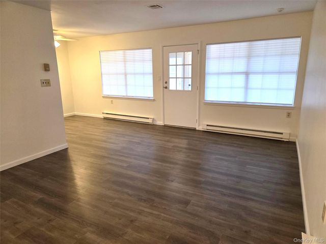 186C Ventry Court, Ridge, NY 11961