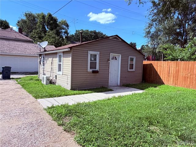 2251 Delmar Avenue, Granite City, IL 62040