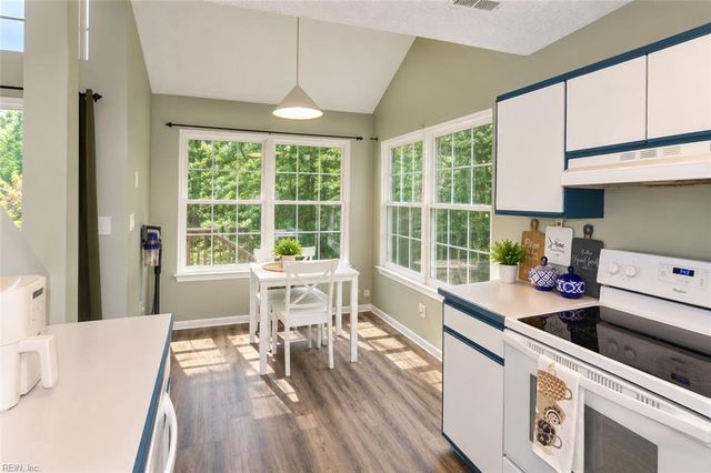 782 Windbrook Cir Apt 306, Newport News, VA 23602