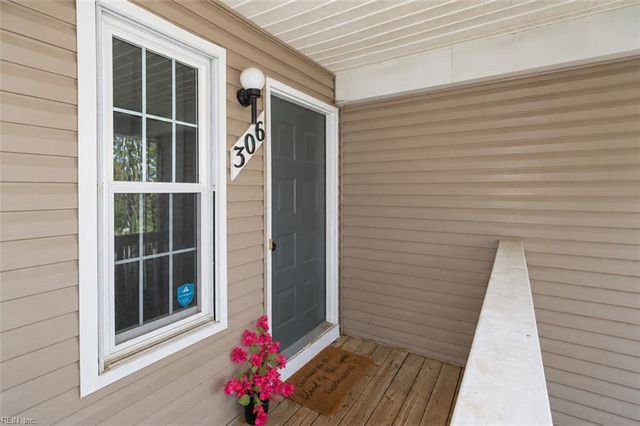 782 Windbrook Cir Apt 306, Newport News, VA 23602