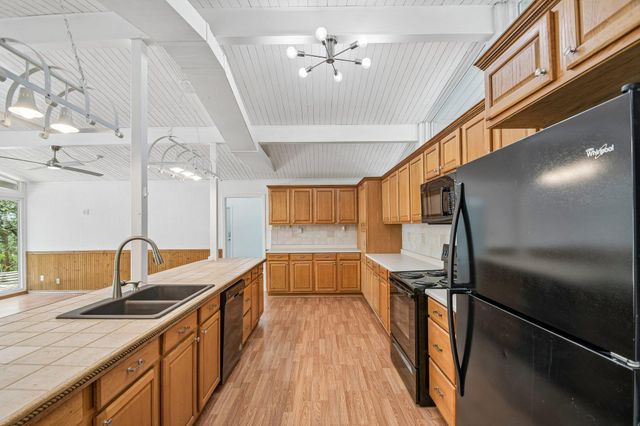 21103 Dawn DR, Lago Vista, TX 78645