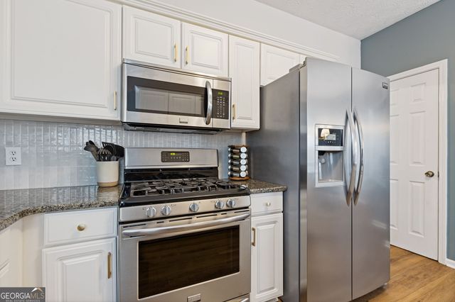 2034 Crestview Way, Woodstock, GA 30188