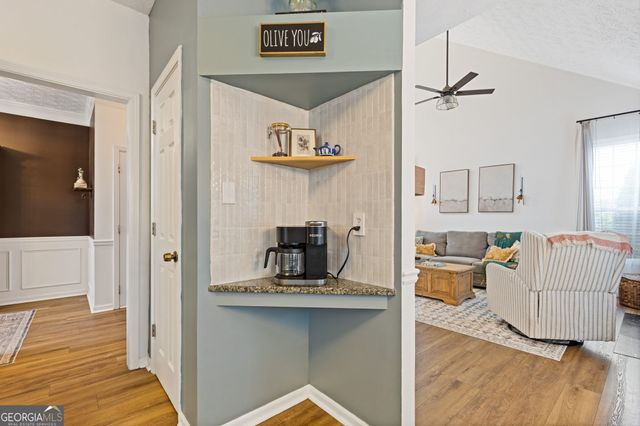 2034 Crestview Way, Woodstock, GA 30188