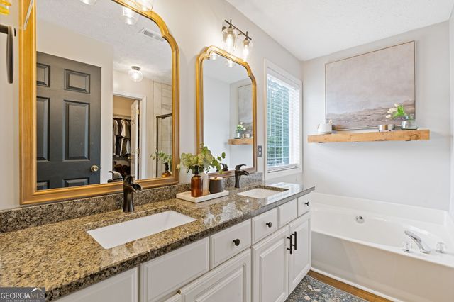 2034 Crestview Way, Woodstock, GA 30188