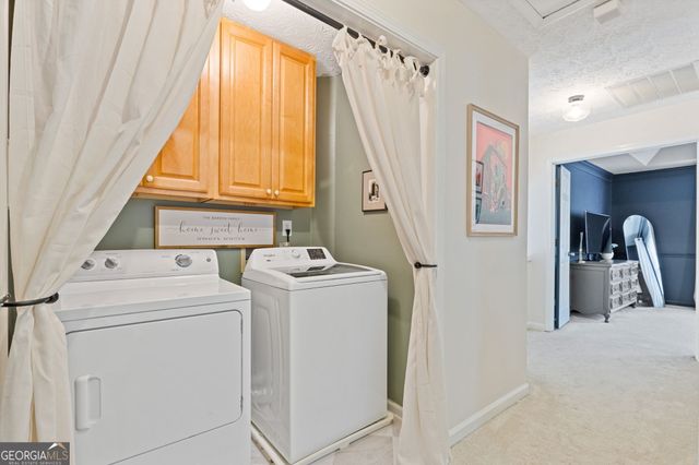 2034 Crestview Way, Woodstock, GA 30188