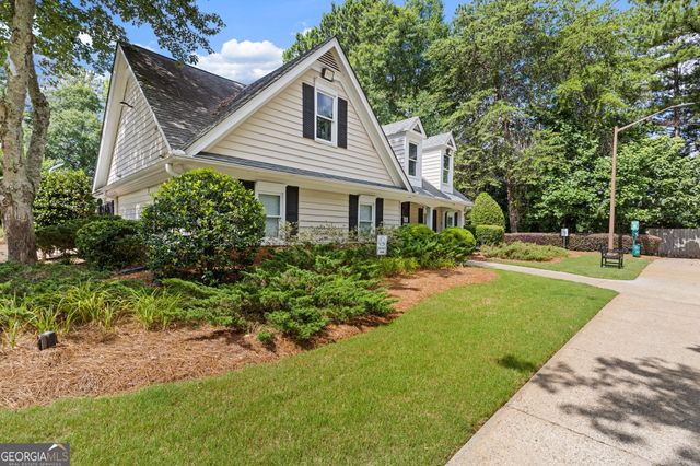 2034 Crestview Way, Woodstock, GA 30188