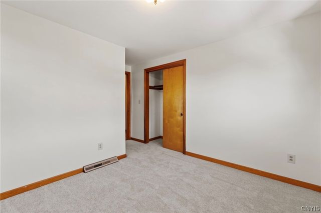 203 Oakridge Drive, Camillus, NY 13031