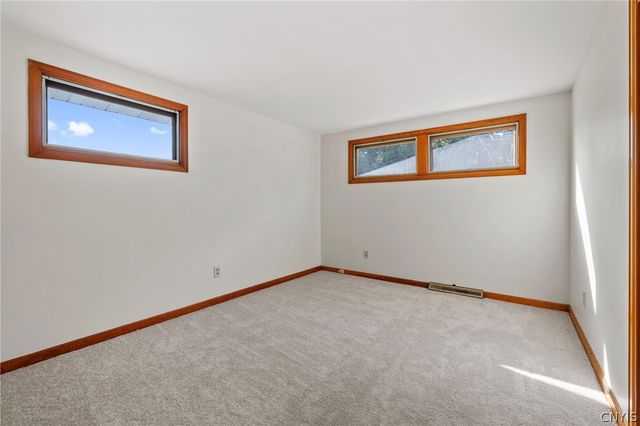 203 Oakridge Drive, Camillus, NY 13031