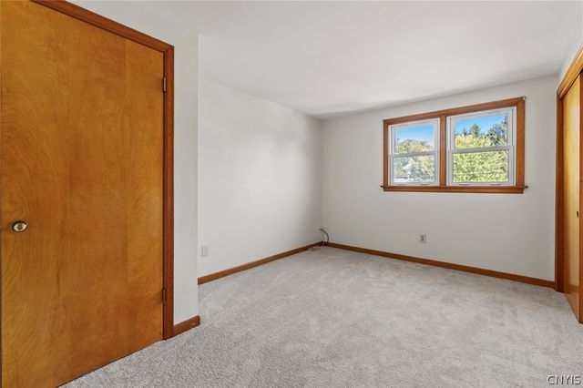 203 Oakridge Drive, Camillus, NY 13031
