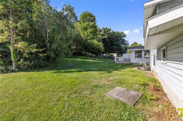 203 Oakridge Drive, Camillus, NY 13031