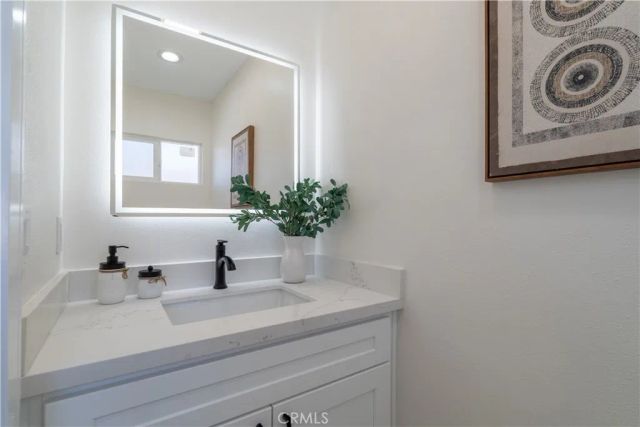 13454 Washington, Hawthorne, CA 90250