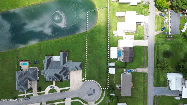 243 Bridgewater Place, Breaux Bridge, LA 70517