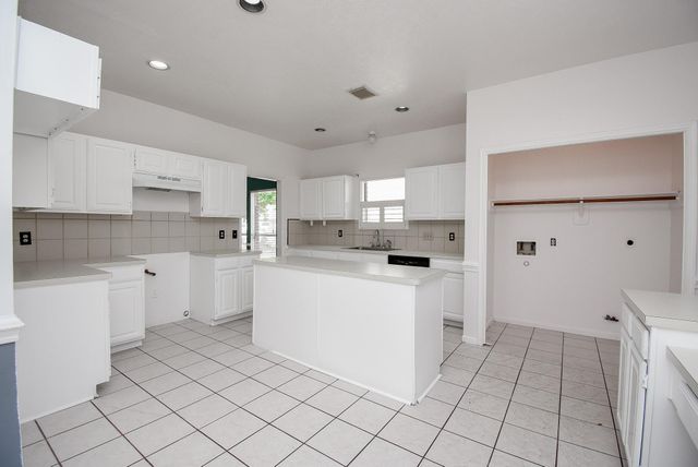 4311 Glen Avon Drive, Pasadena, TX 77505