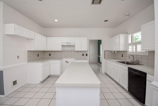 4311 Glen Avon Drive, Pasadena, TX 77505