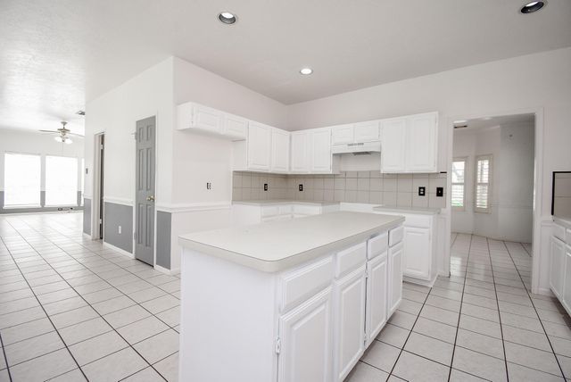 4311 Glen Avon Drive, Pasadena, TX 77505