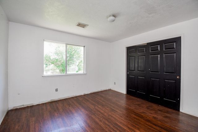 4311 Glen Avon Drive, Pasadena, TX 77505