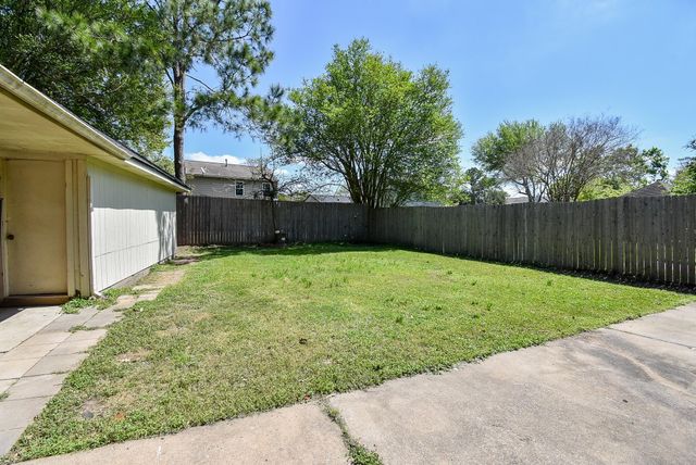 4311 Glen Avon Drive, Pasadena, TX 77505