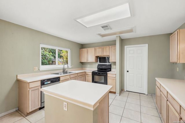 9406 Silverfeather, San Antonio, TX 78254