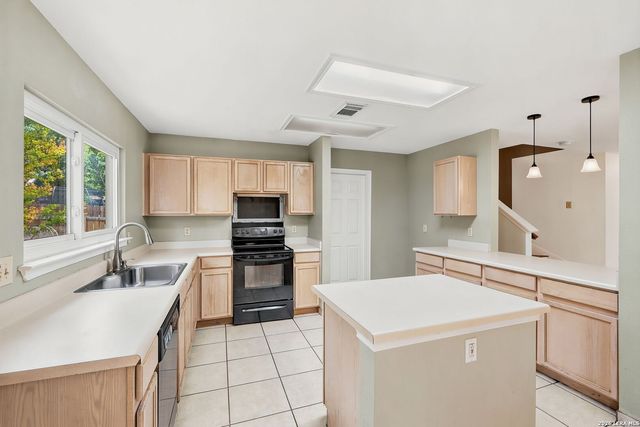 9406 Silverfeather, San Antonio, TX 78254