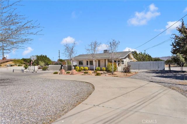 9037 5th Avenue, Hesperia, CA 92345