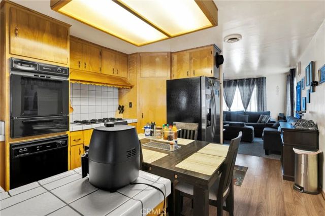 9037 5th Avenue, Hesperia, CA 92345