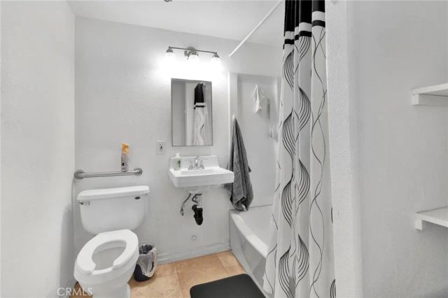 9037 5th Avenue, Hesperia, CA 92345