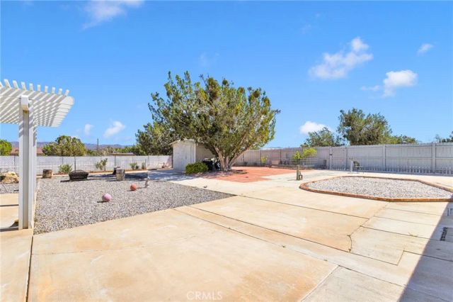 9037 5th Avenue, Hesperia, CA 92345