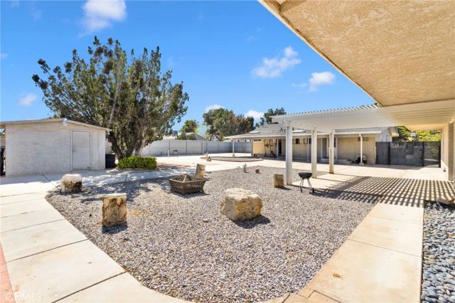 9037 5th Avenue, Hesperia, CA 92345