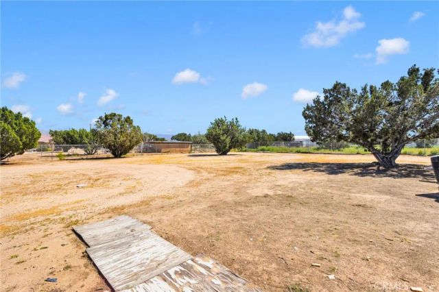 9037 5th Avenue, Hesperia, CA 92345