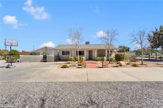 9037 5th Avenue, Hesperia, CA 92345