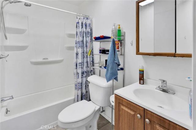 9037 5th Avenue, Hesperia, CA 92345