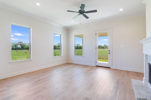 15207 Hazelwood Ct, Prairieville, LA 70769