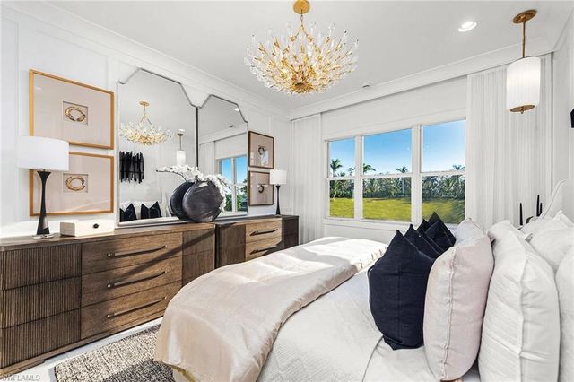 2582 Kingfisher DR, Naples, FL 34112