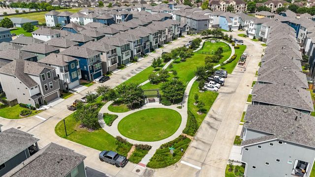 2002 Groveland Glen Drive, Houston, TX 77051