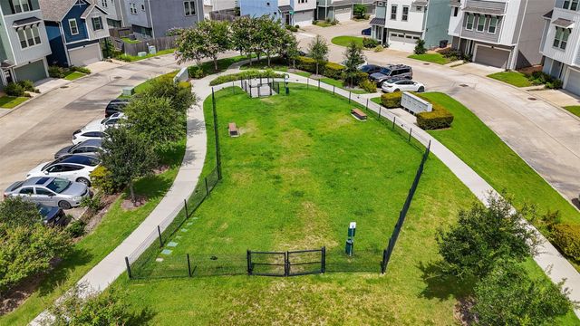 2002 Groveland Glen Drive, Houston, TX 77051