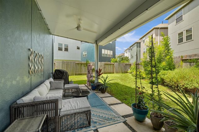 2002 Groveland Glen Drive, Houston, TX 77051