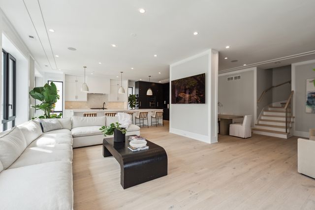 116 N Willard Court 301, Chicago, IL 60607