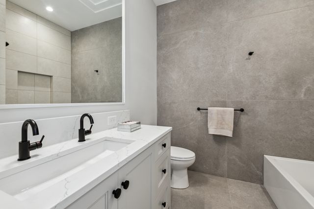 116 N Willard Court 301, Chicago, IL 60607