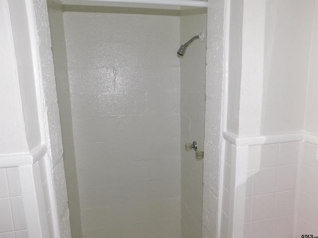 301 W McDONALD, Mineola, TX 75773