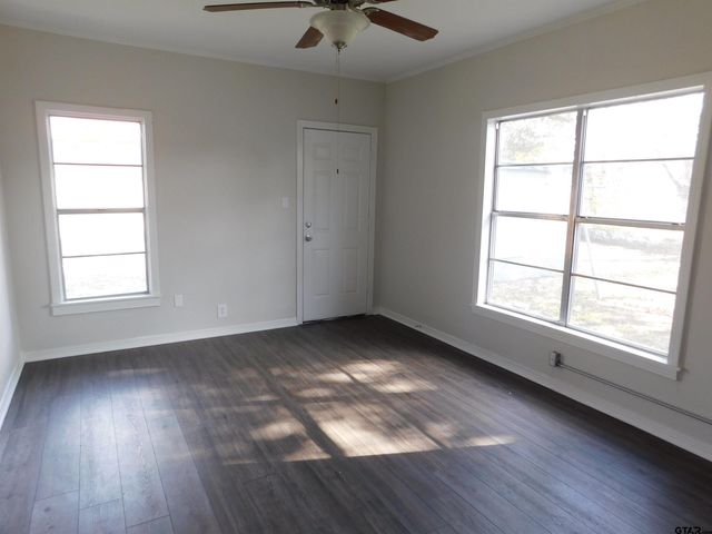 301 W McDONALD, Mineola, TX 75773