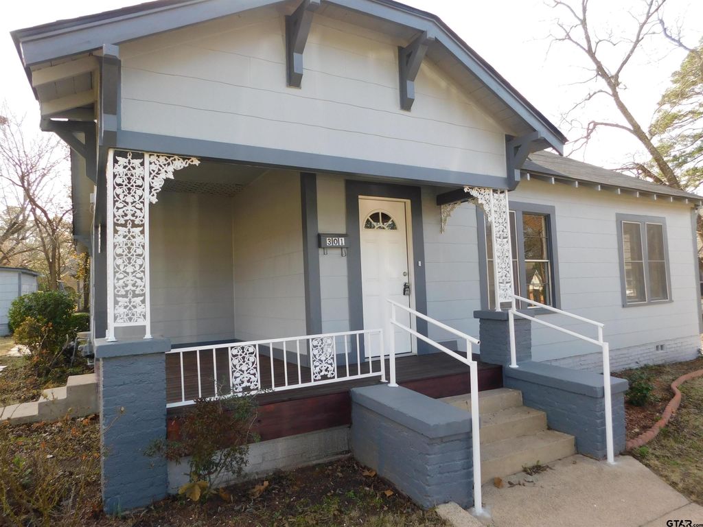 301 W McDONALD, Mineola, TX 75773