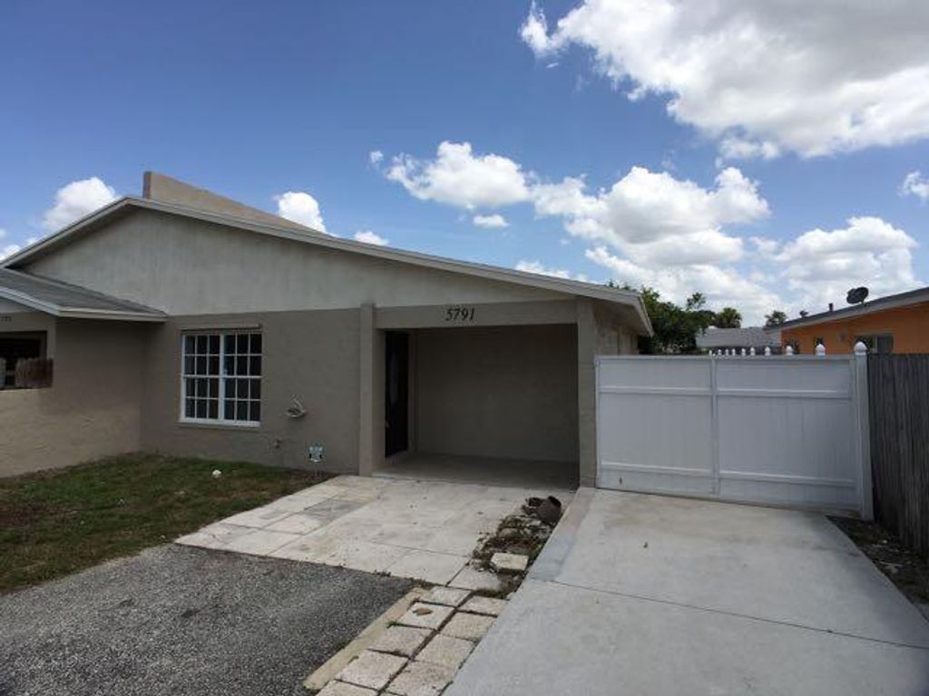 5791 S Rue Road, West Palm Beach, FL 33415