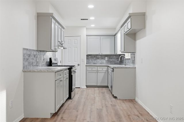 1605 S 125th East Avenue, Tulsa, OK 74128