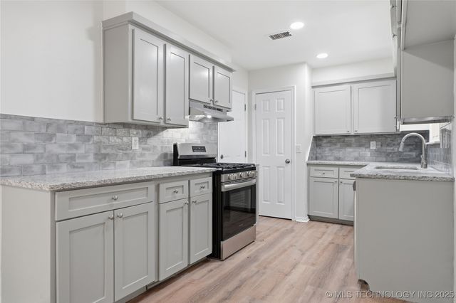 1605 S 125th East Avenue, Tulsa, OK 74128