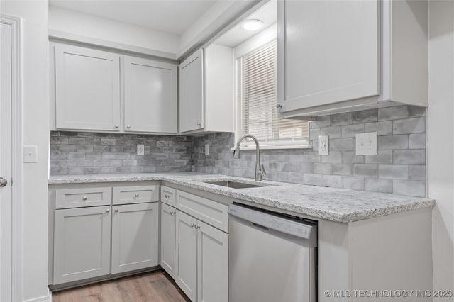 1605 S 125th East Avenue, Tulsa, OK 74128