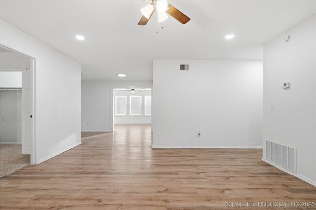 1605 S 125th East Avenue, Tulsa, OK 74128