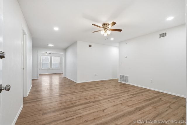 1605 S 125th East Avenue, Tulsa, OK 74128