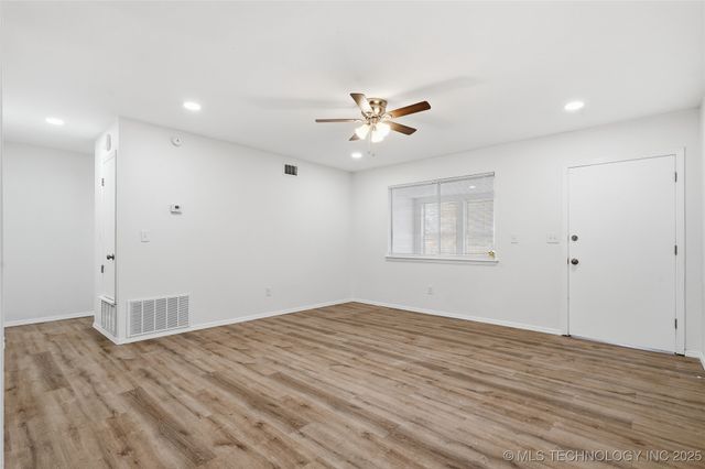 1605 S 125th East Avenue, Tulsa, OK 74128