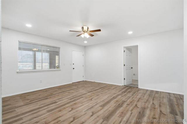 1605 S 125th East Avenue, Tulsa, OK 74128