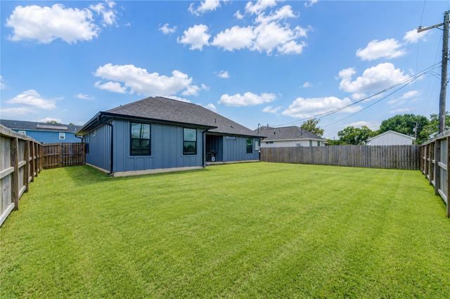 7610 Avenue G, Beasley, TX 77417